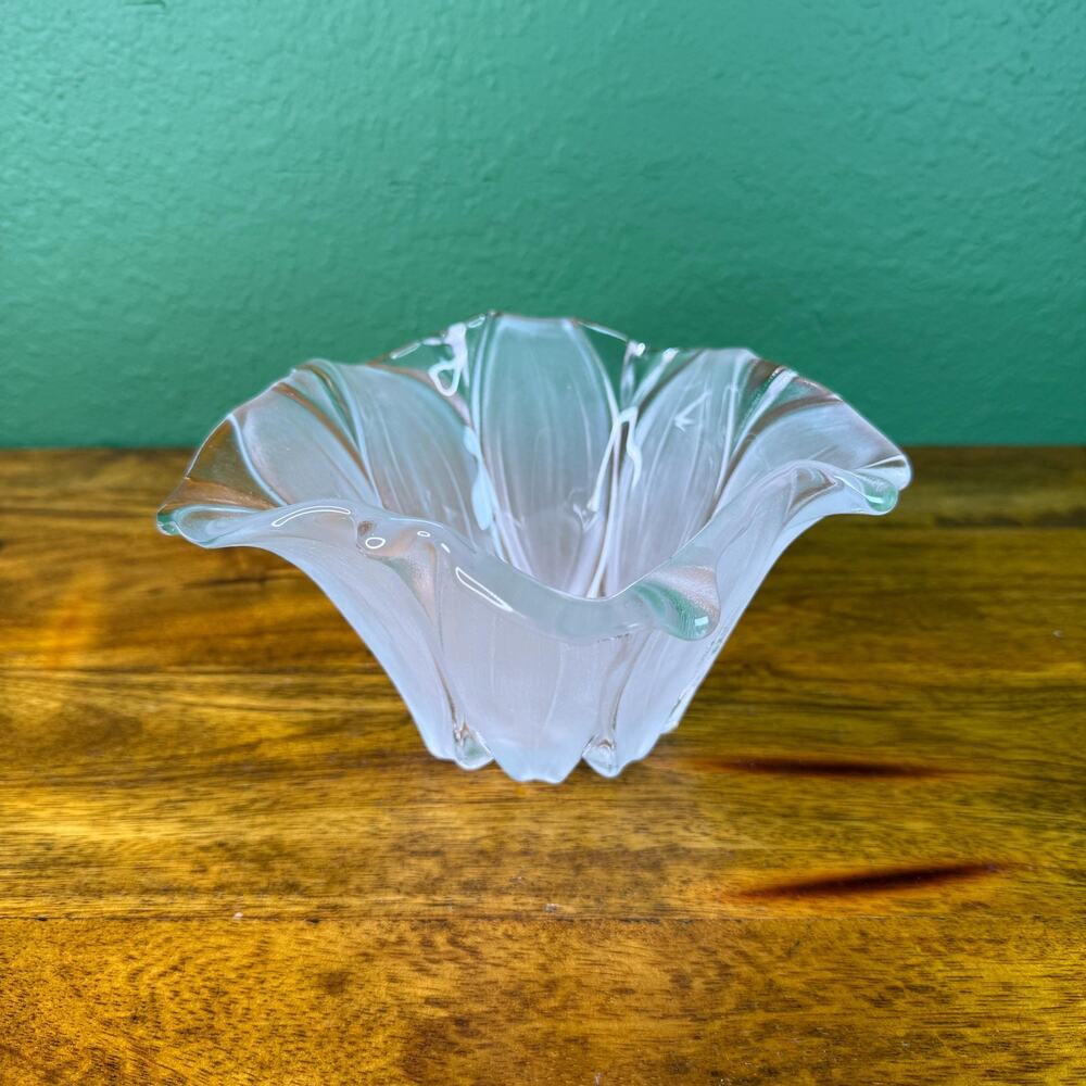 Vintage Frosted Flower Decorative Bowl